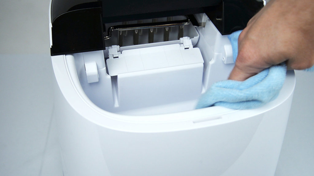 Tips on Cleaning Your Ice Maker